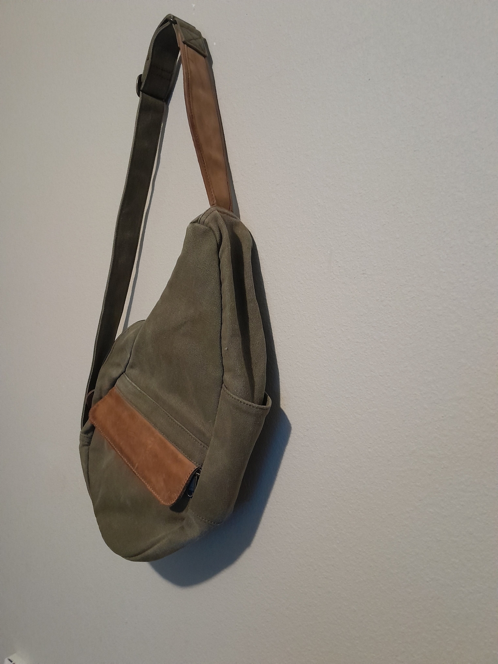 L.L. Bean Olive Green Canvas Men’s Crossbody / Shoulder Bag - Picture 3 of 9